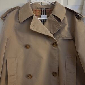 Burberry Mayfair Cropped Beige Trench Coat Double-Breasted Women's Jacket